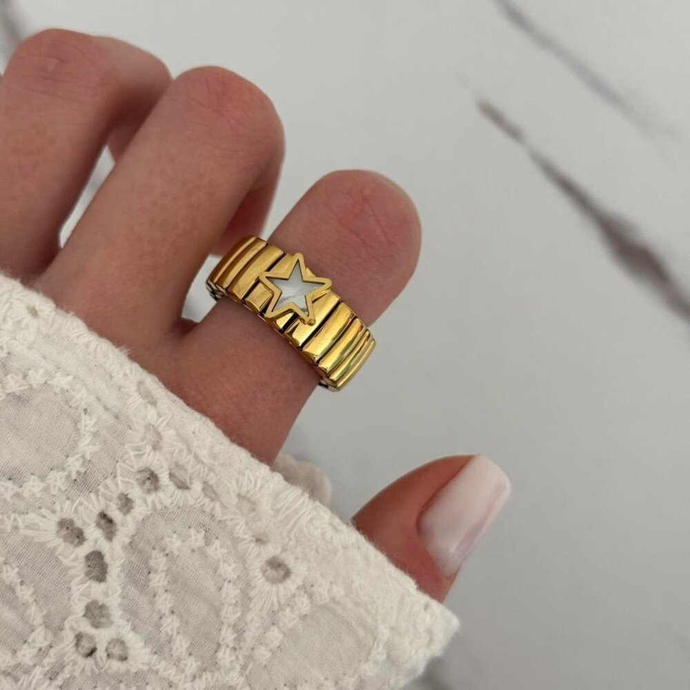 Sku0537 Retro Gold Star Shape Women Casual Fashion Ring Stainless steel+gift box